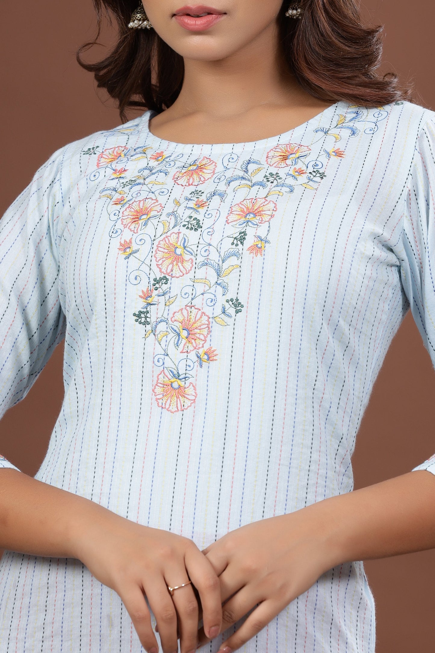 Women's Blue Embroidered Kurta