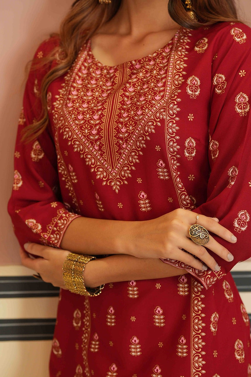 Women's Maroon Rayon Foil Printed Kurta