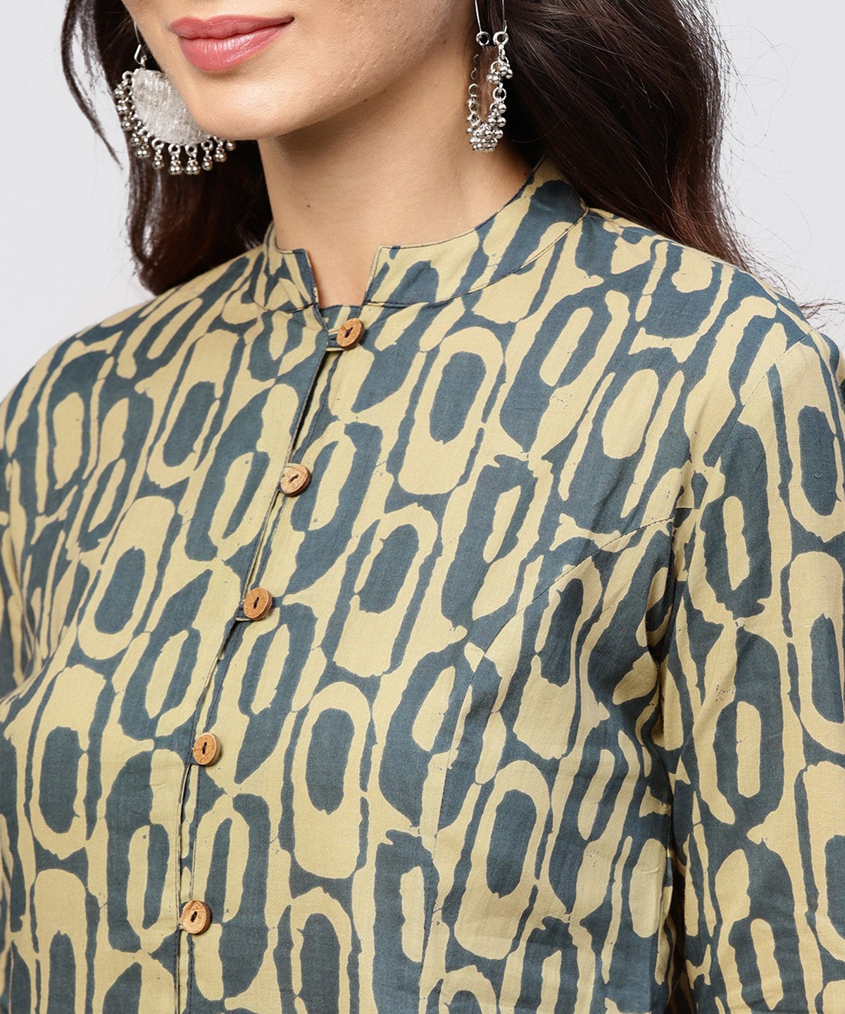 Women's Green Printed Panelled Cut A-Line Kurta With Madarin Collar And Front Placket