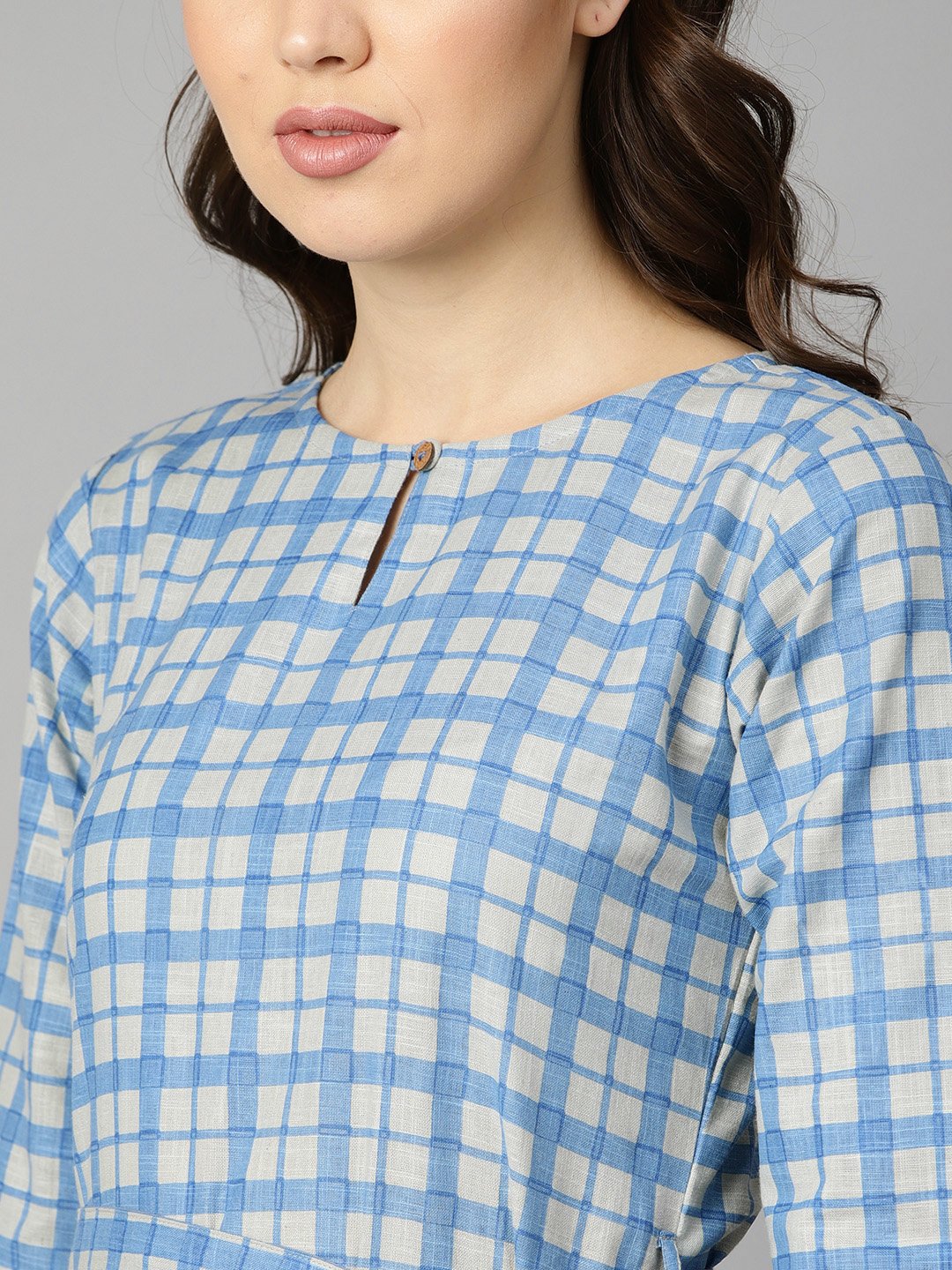 Women's Blue Colored Checkered Boat Neck With Front Keyhole Kurta With Reversible Belt.