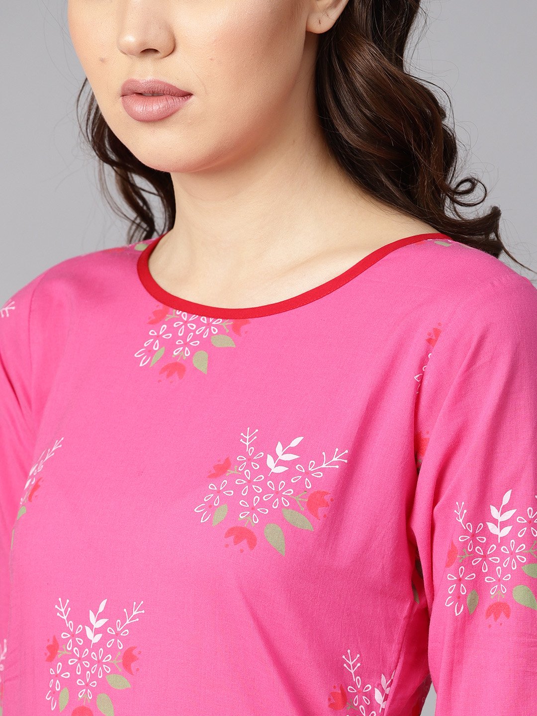 Women's Pink Round Neck Floral Printed Cotton Straight Kurta