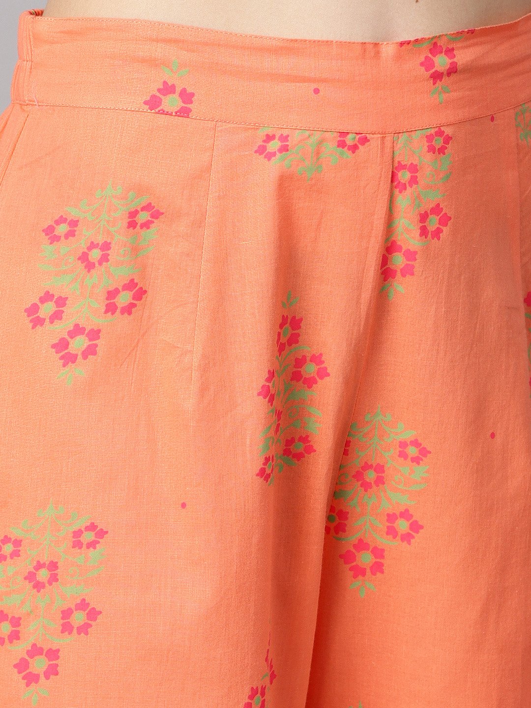 Women's Peach Floral Sort Printed Kurta Set With Printed Pants