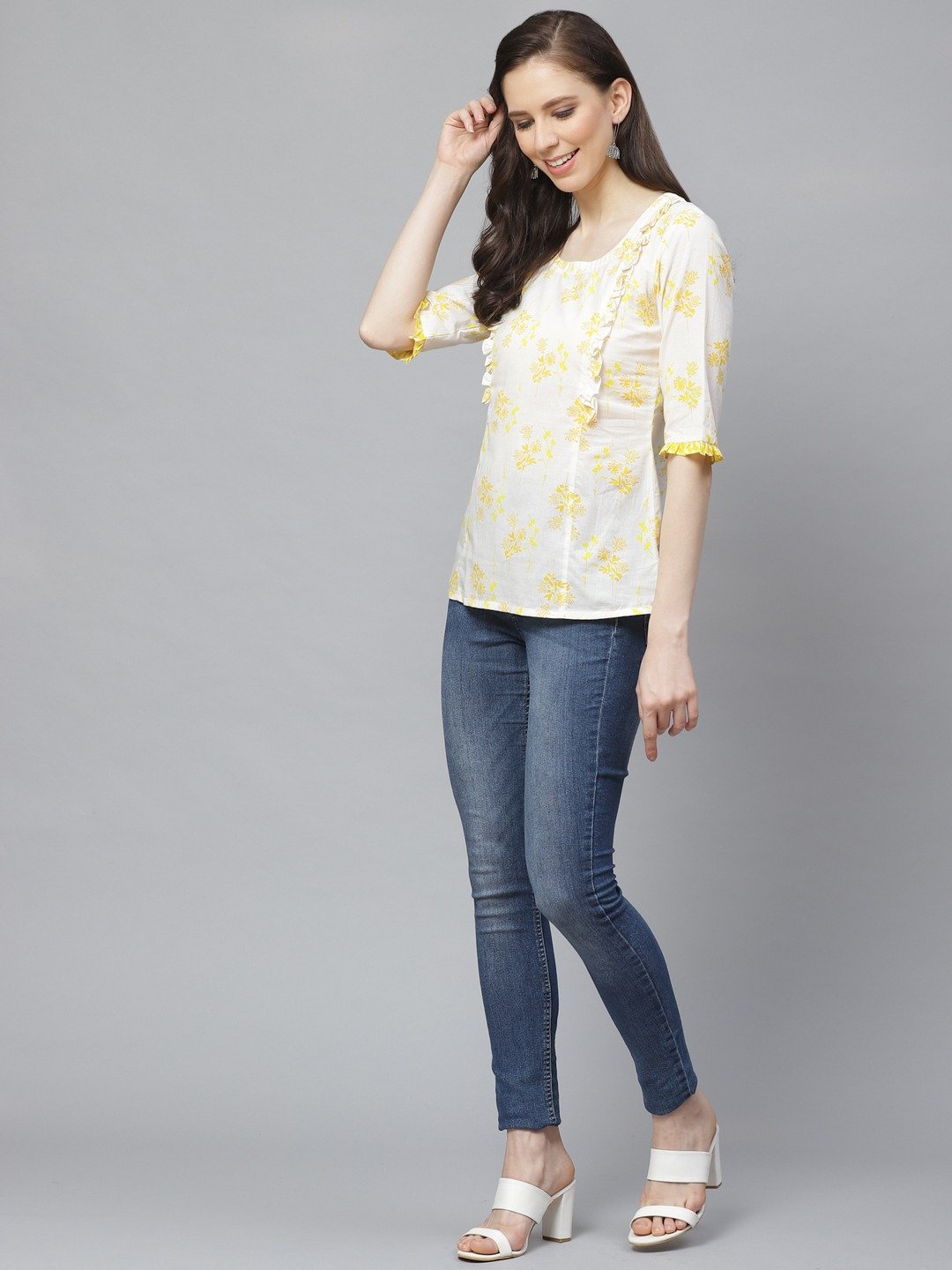 Women's White & Yellow Regular Floral Printed Round Neck Top