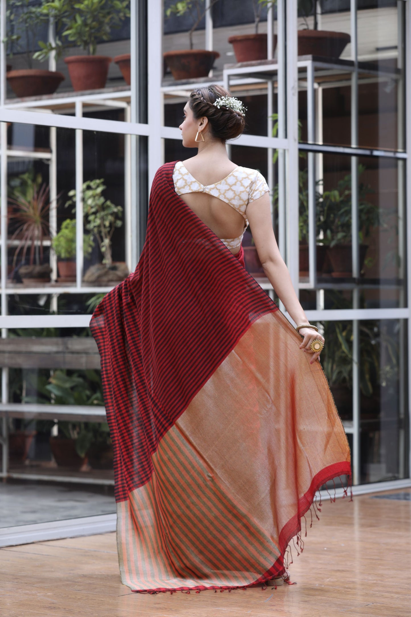 Women's Red black handwoven cotton saree