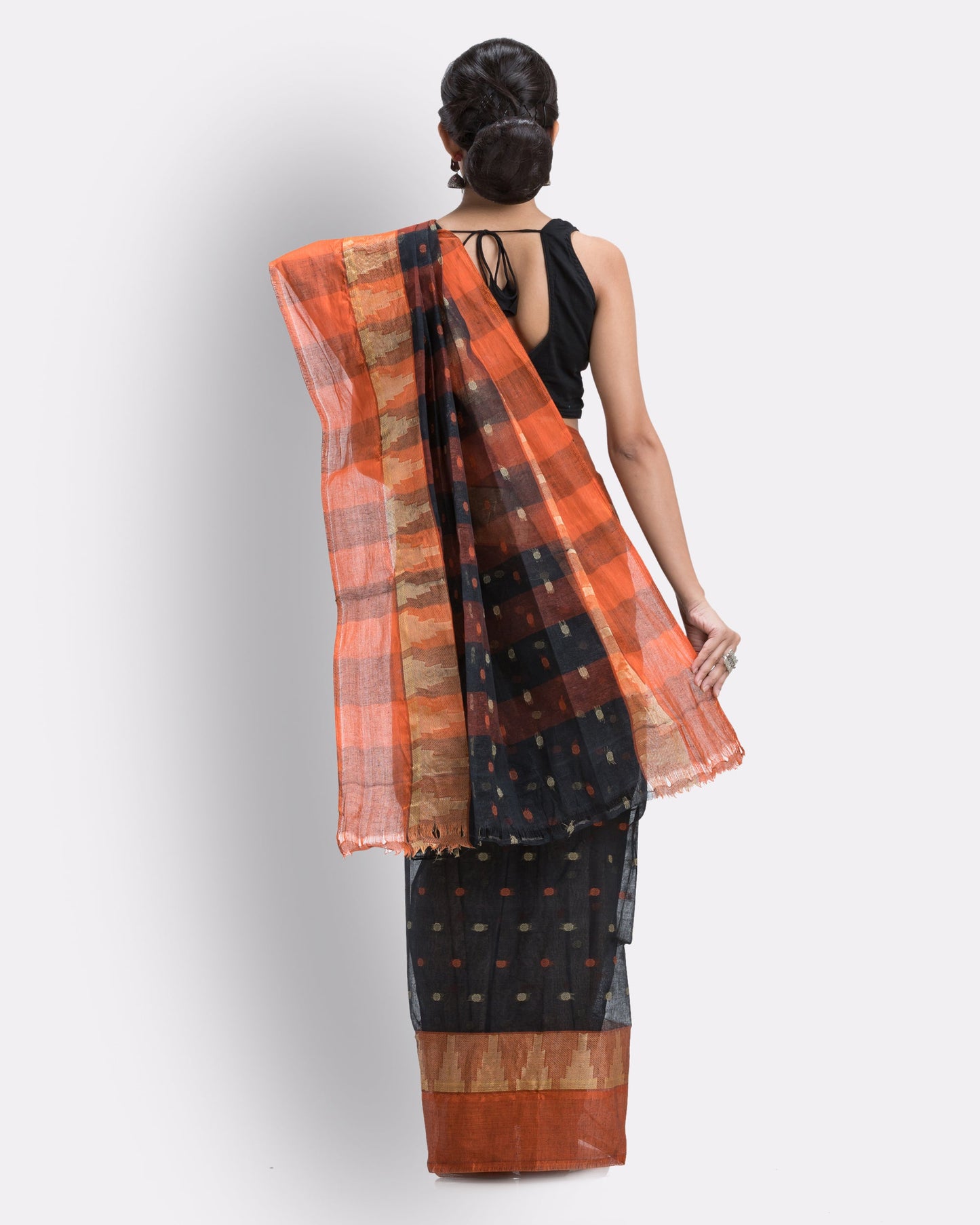 Women's Self Temple Design Tant Cotton Saree (Black)