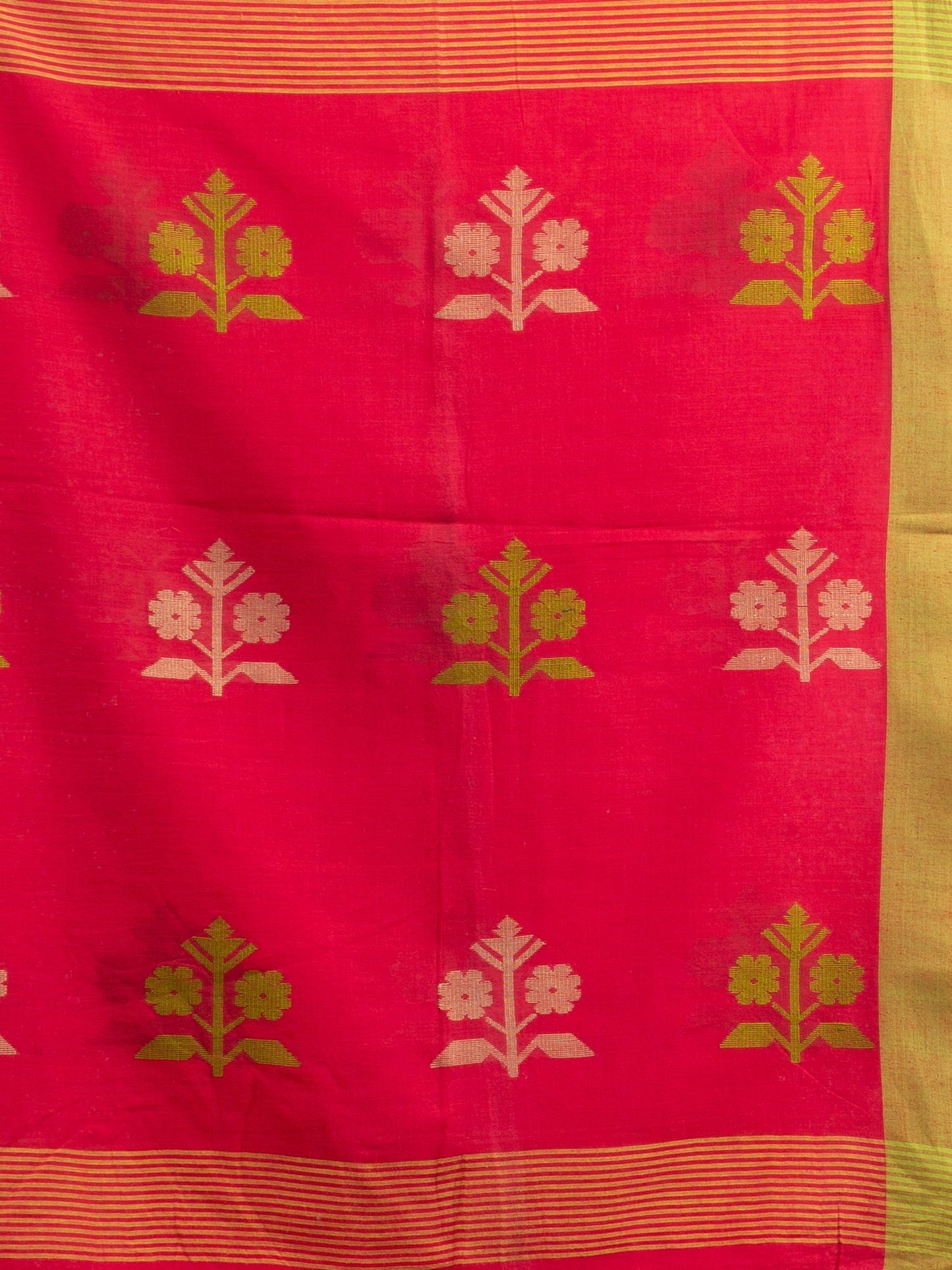 Women's Red Green all body buti with buti in green border handwoven cotton saree