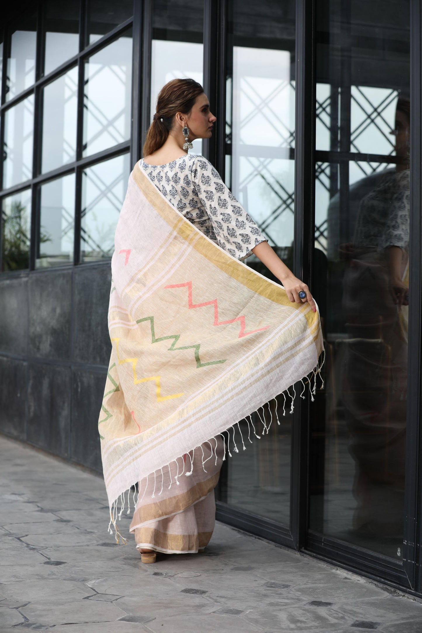 Women's Silver pink handwoven linen saree