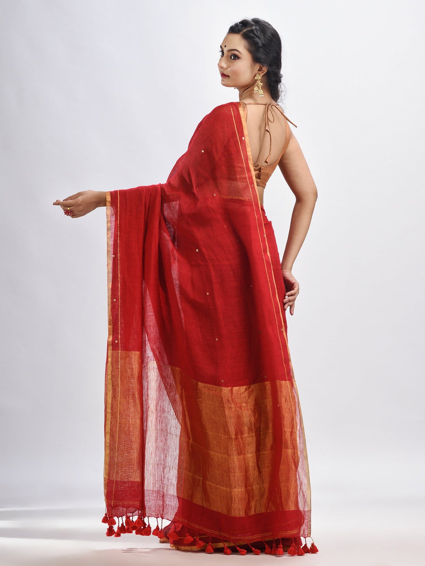 Women's Red linen all body cumki in pallu zori handloom saree