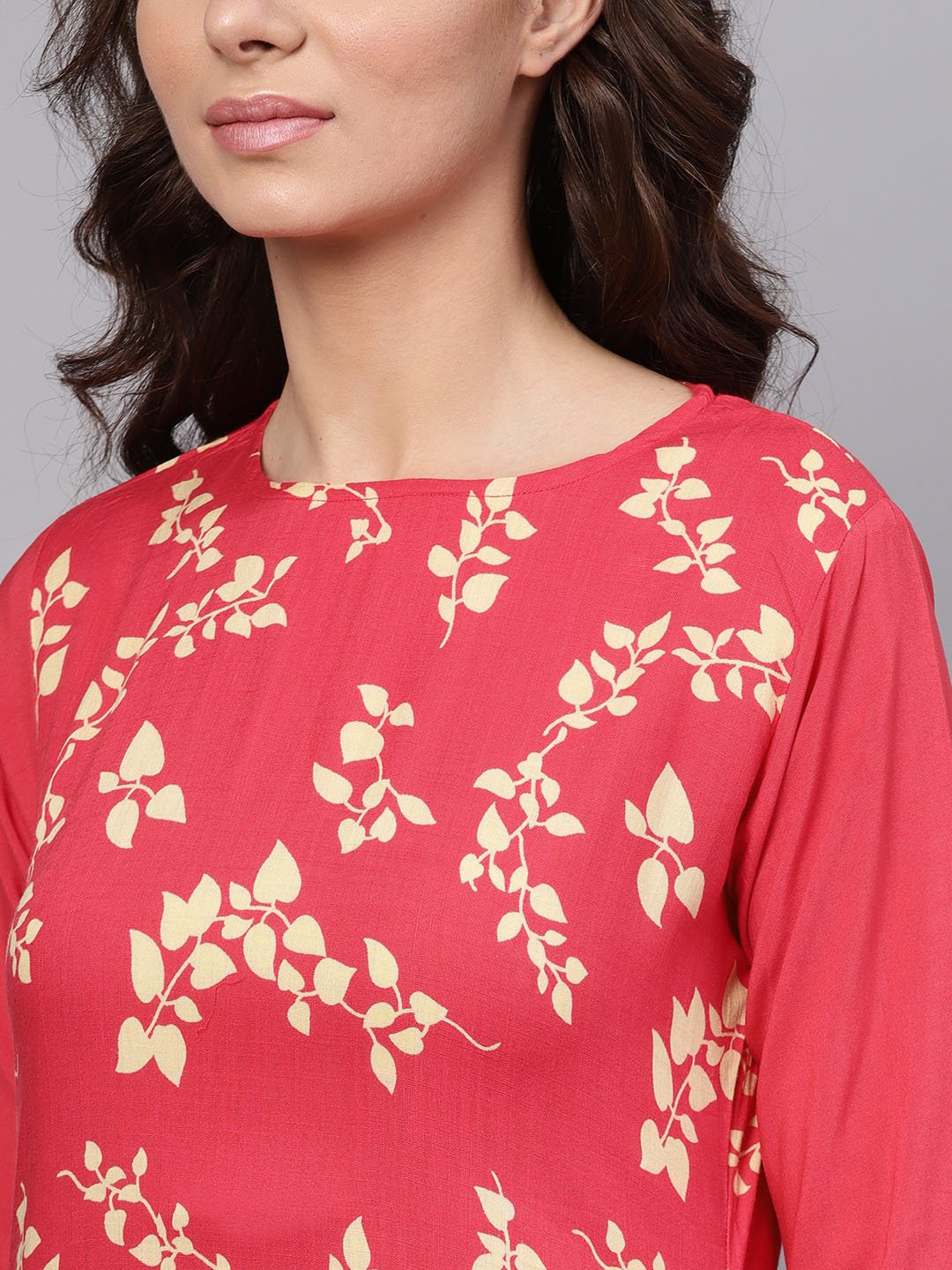 Women's Leaf Printed Straight Kurta And Solid Pants With Printed Dupatta