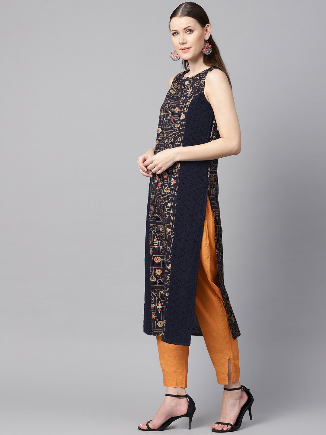 Women's Navy Blue Gold Geometric Printed Sleeveless Kurta With Panneled Schiffli