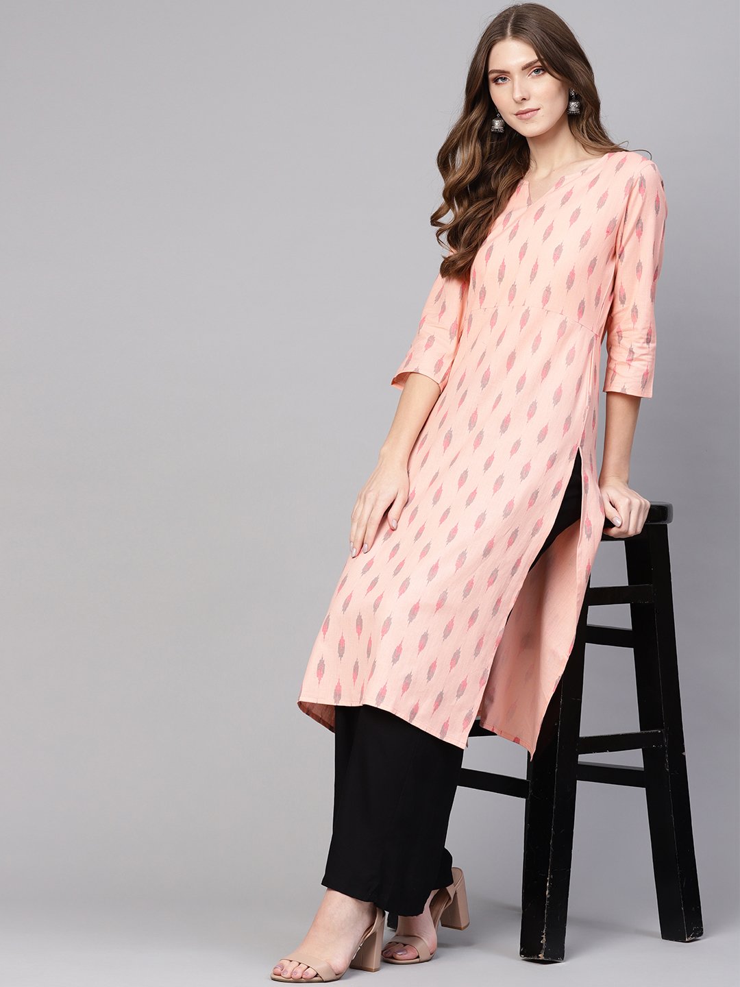 Women's Peach-Coloured & Black Ikat Print Straight Kurta