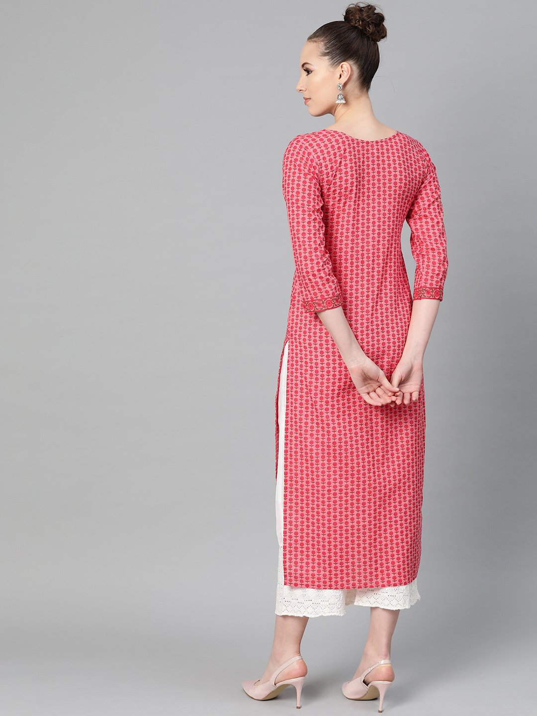 Women's Pink Floral Printed Straight Kurta With Round With V & 3/4 Sleeves