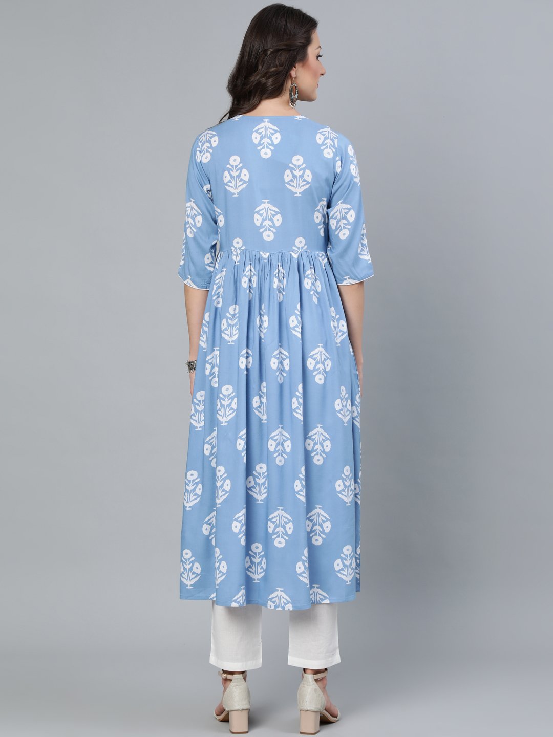 Women's Blue Three Quarter Sleeves Straight Kurta With Trouser