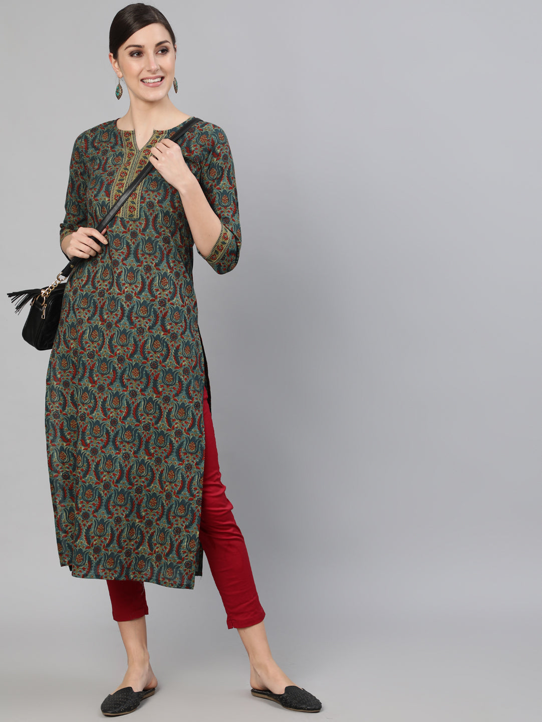 Women's Blue Ethnic Motif Printed Straight Kurta With Three Quarter Sleeves