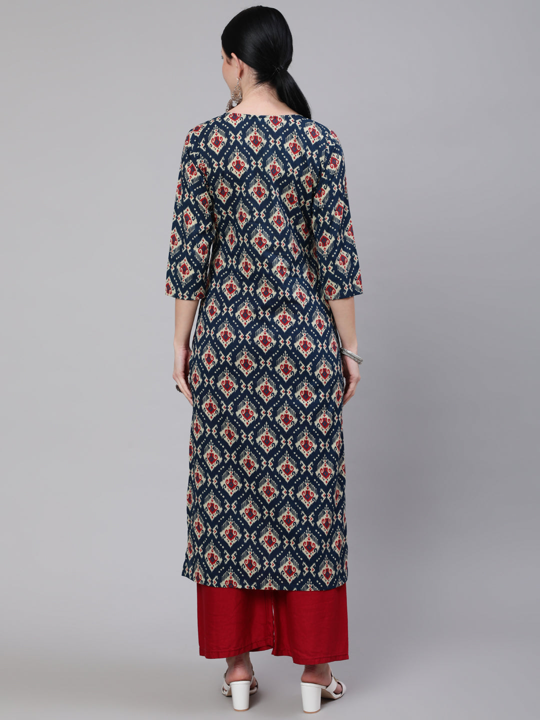 Women's Blue Ethnic Printed Straight Kurta With Three Quarter Sleeves