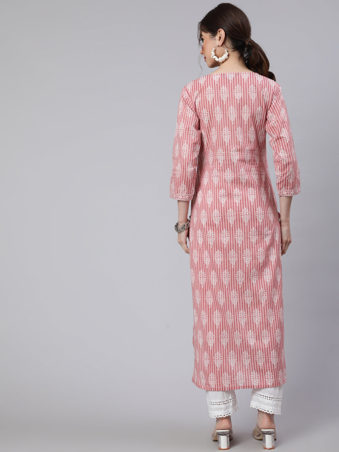 Women's Pink Printed straight kurta with three quarter sleeves