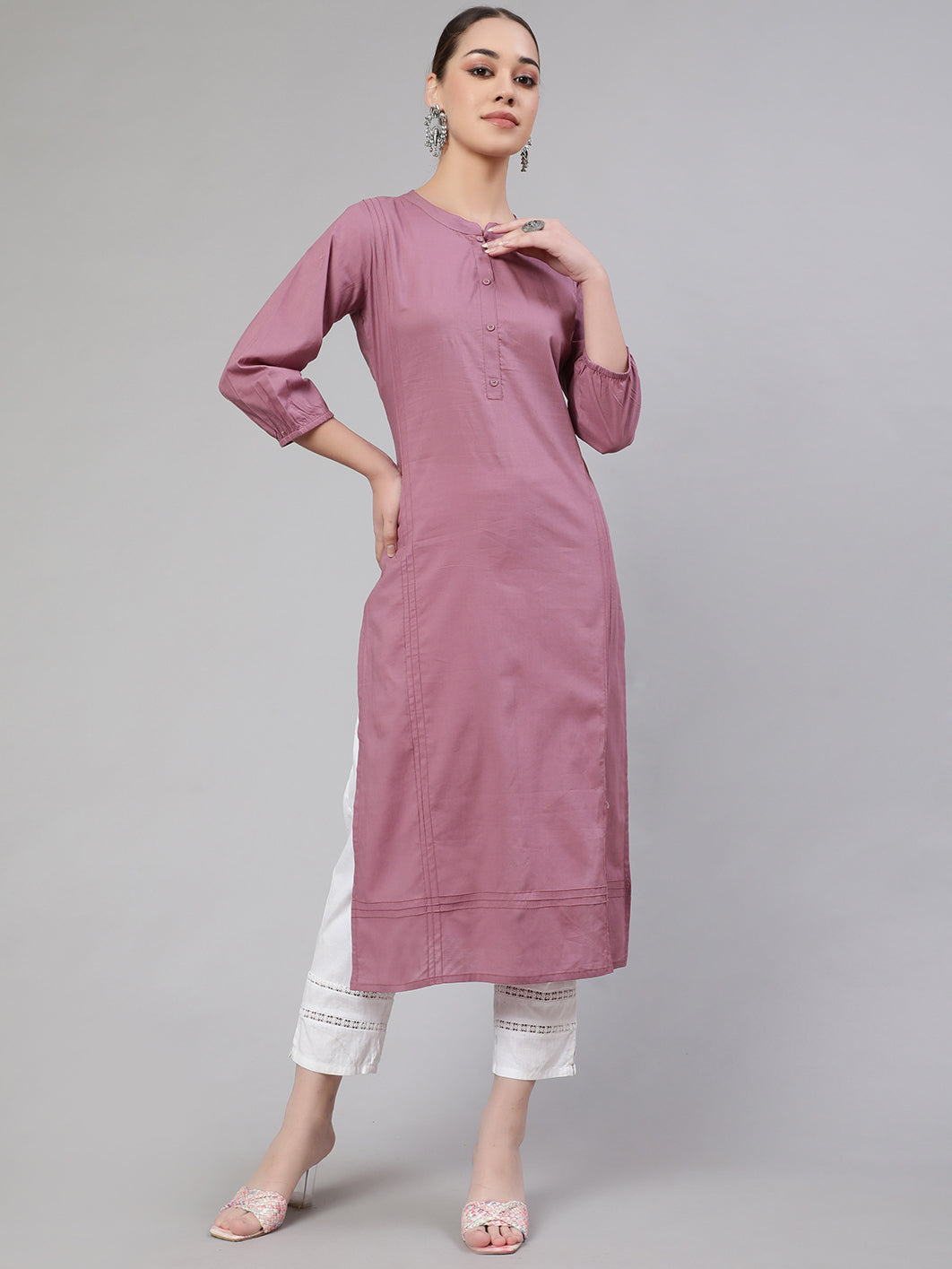Women's Mauve Straight Kurta With Three Quarter Sleeves