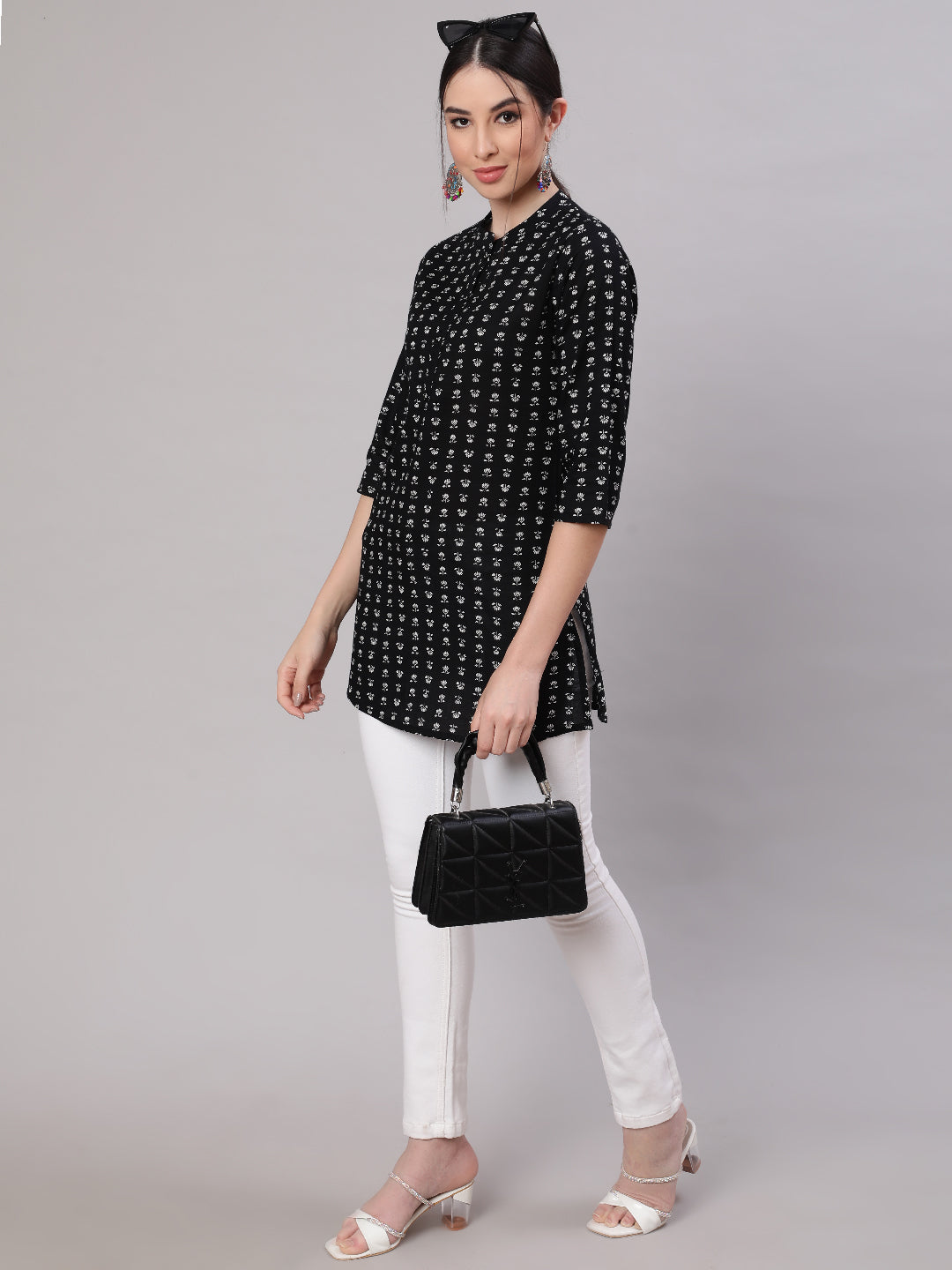 Women's Black Straight Tunic With Three Quaretr Sleeves