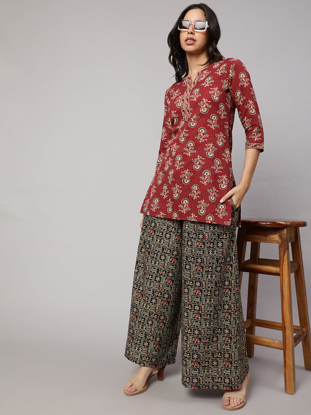 Women's Black Printed Wide Legged Printed Plazzo With Side Pockets