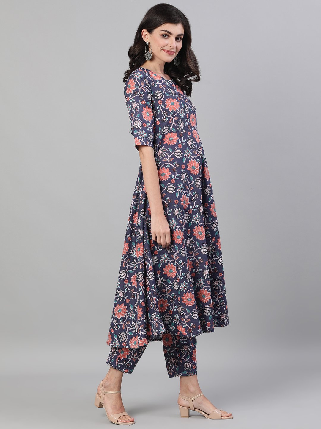 Women's Blue Three-Quarter Sleeves Flared Kurta With Palazzo And Dupatta With Pockets And Face Mask