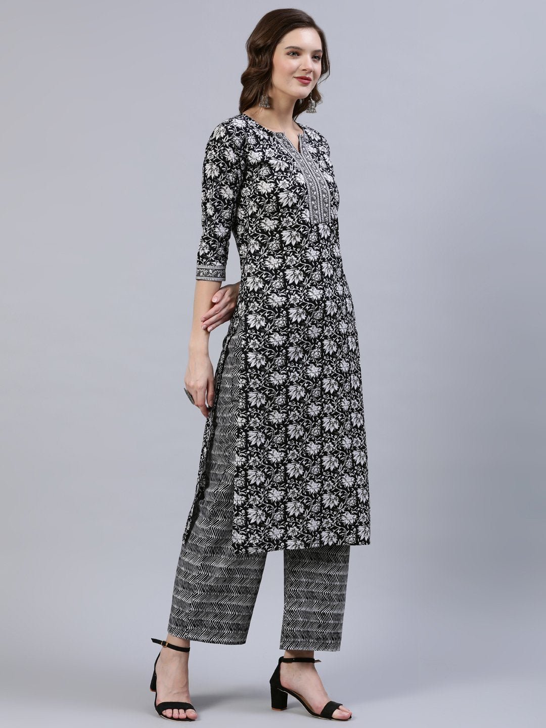 Women's Black & Whites Floral Printed Straight Kurta With Palazo & Dupatta