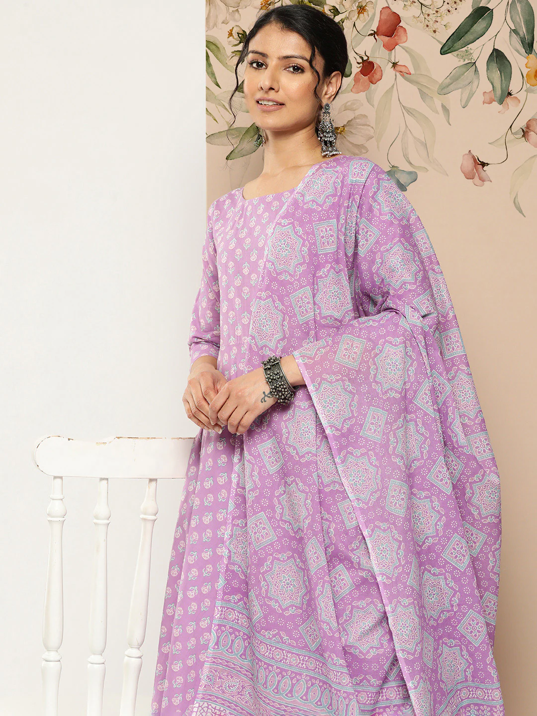 Women's Lavender Ethnic Printed Kurta With Trouser And Dupatta