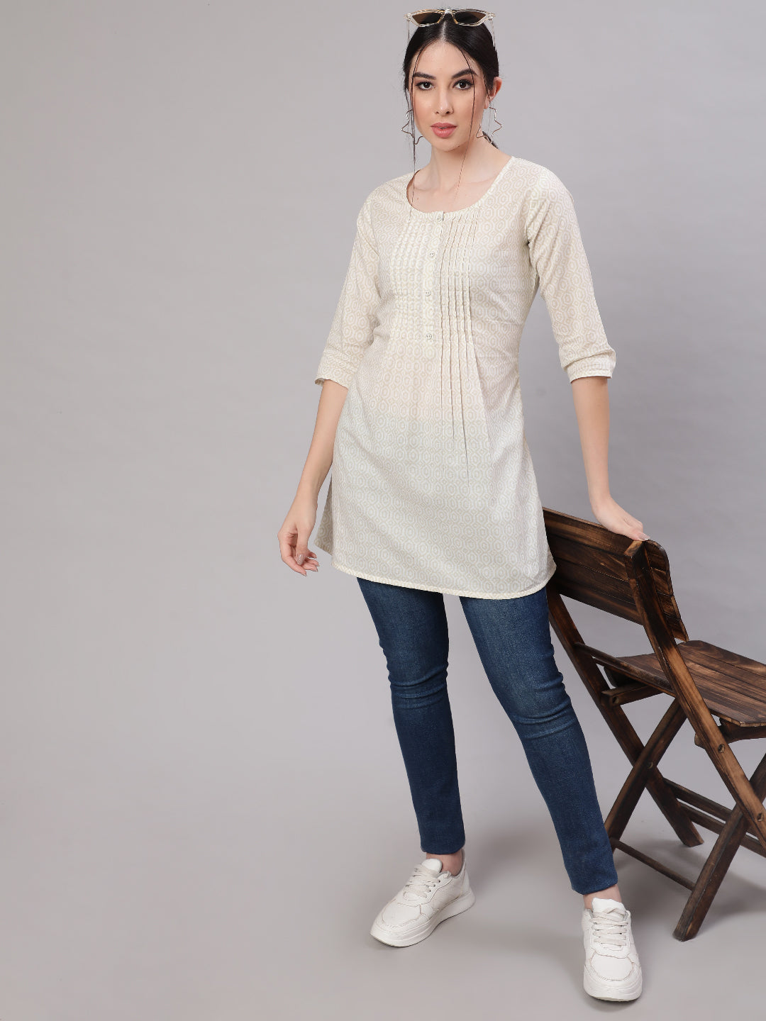 Women's Cream Printed Straight Tunic With Three Quaretr Sleeves