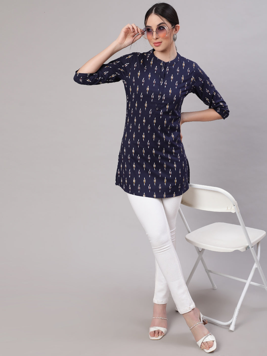 Women's Blue Straight Tunic With Three Quaretr Sleeves