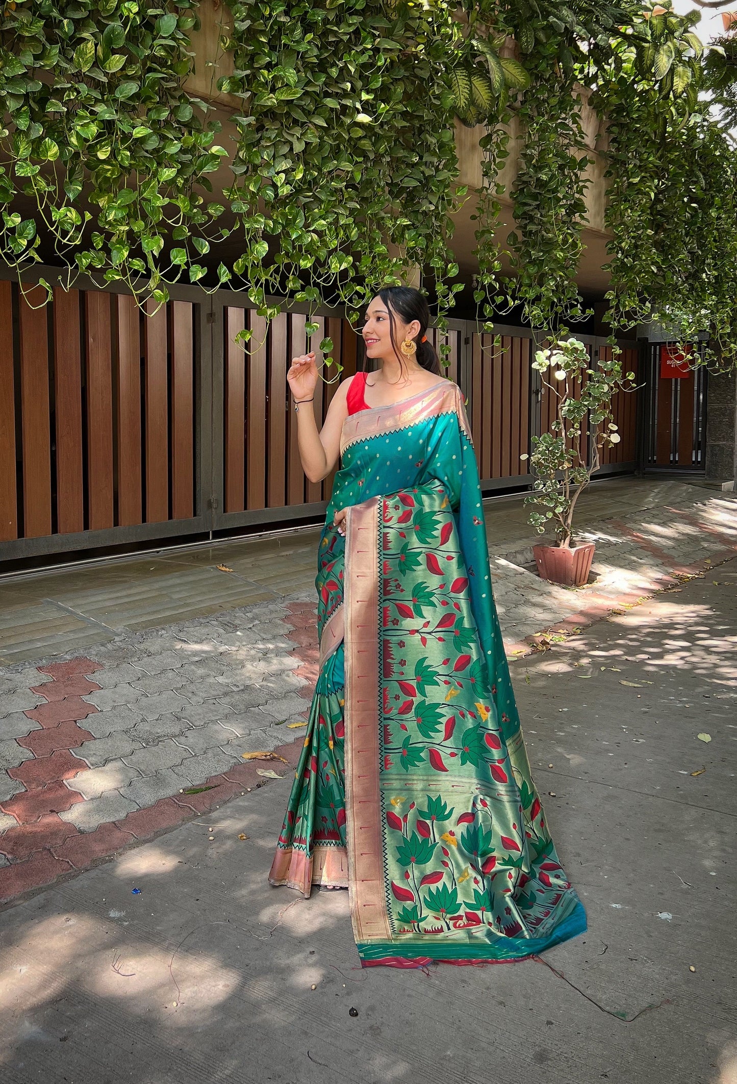 Women's Teal Blue Titli Royal Paithani Silk Zari Woven Saree