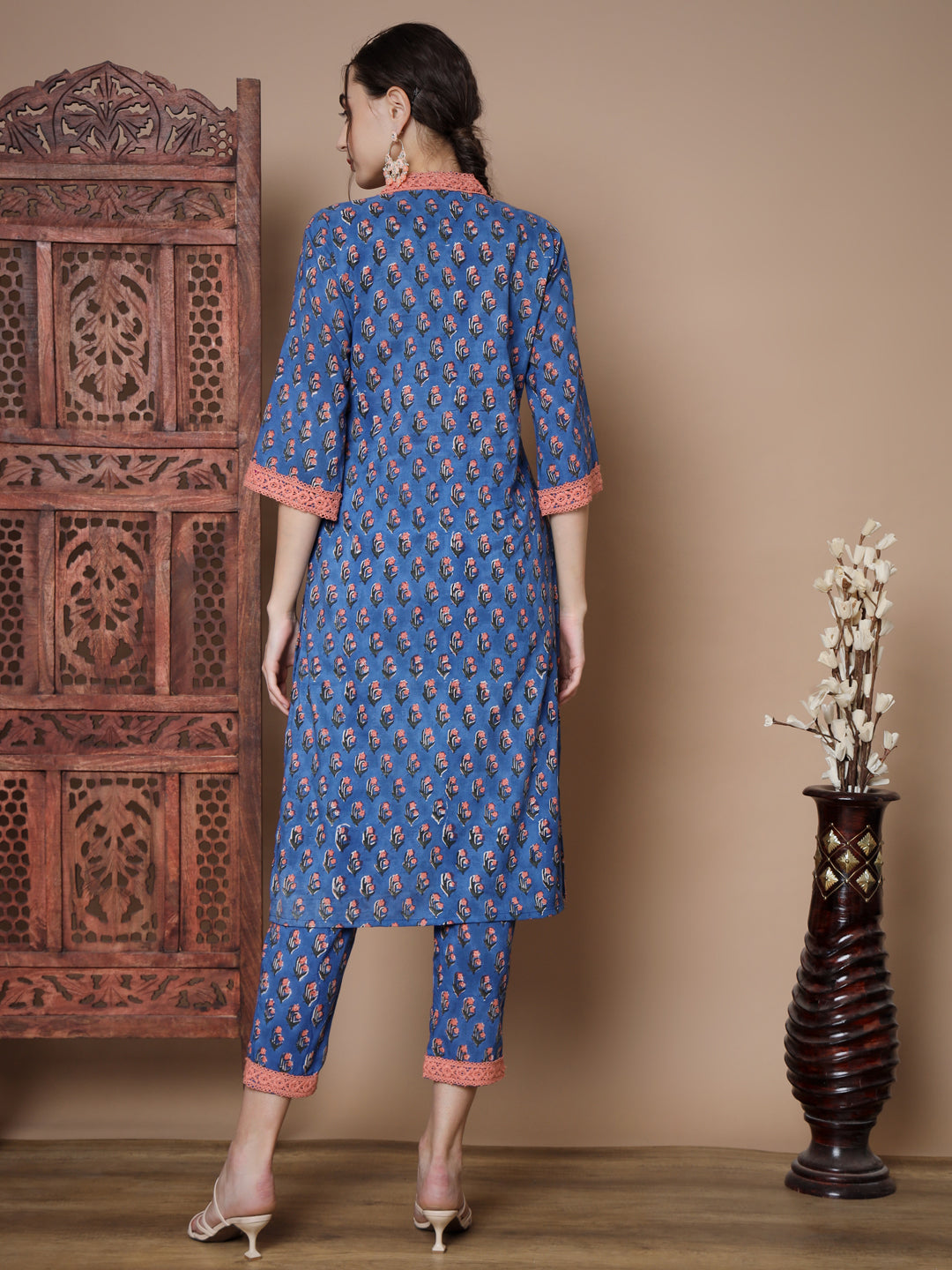 Women's Blue Straight Kurta & Trousers