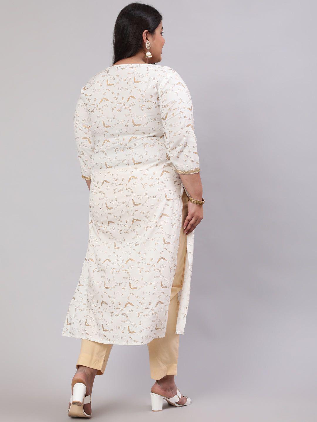 Women's Plus Size Women's Off White Printed Straight kurta with Three Quarters Sleeves