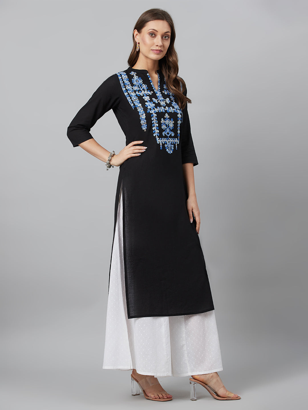 Women's Black Embroidered Kurta