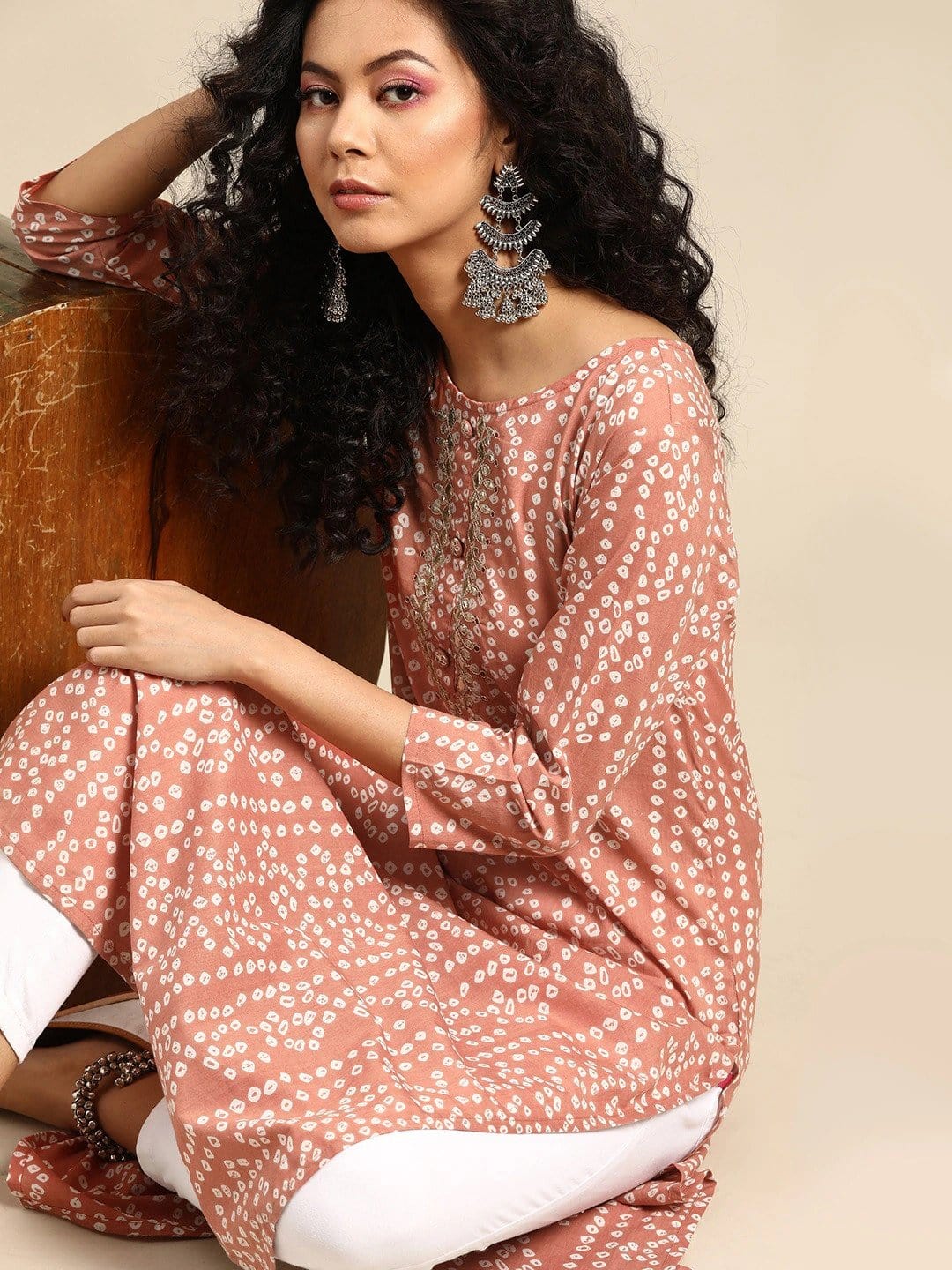 Women's Mauve & White Bandhani Printed Cotton Kurta