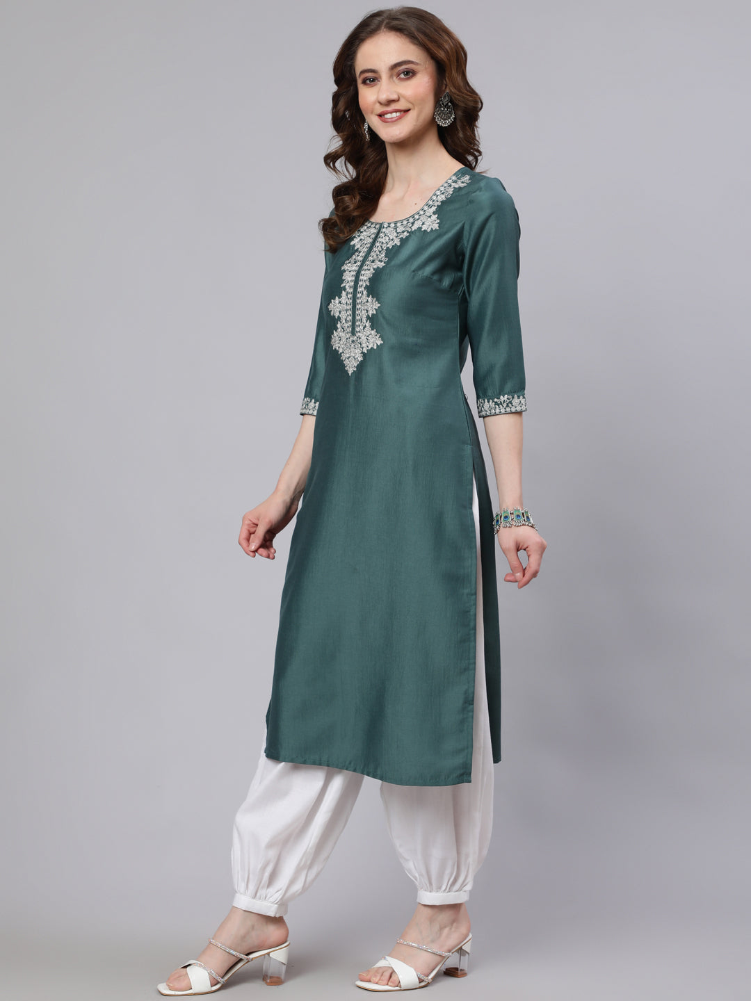 Women's Blue Embroidered Straight Kurta