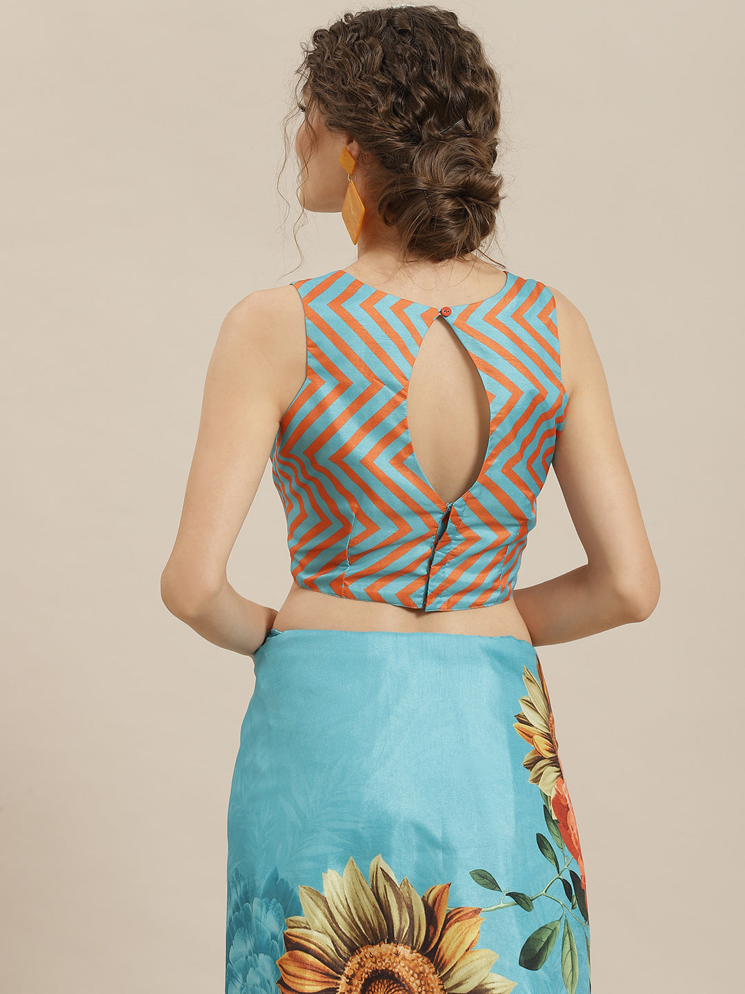 Women's Blue Floral Print Saree With Blouse Piece