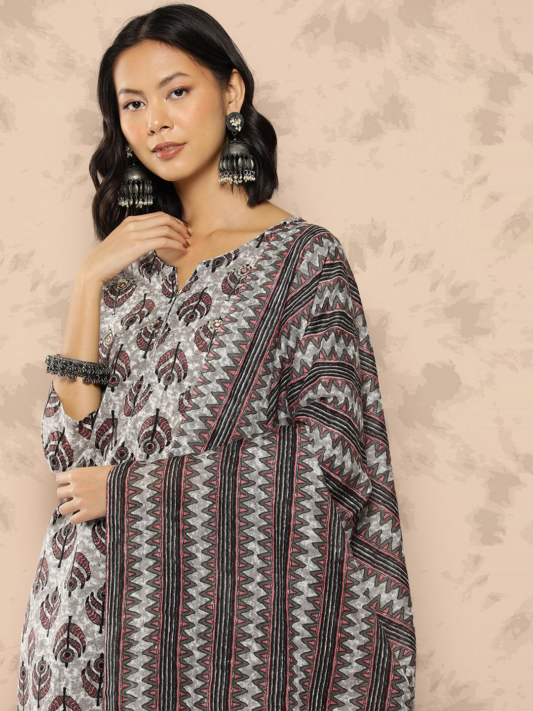 Women's Grey Floral Straight Kurta Trouser And Dupatta Set