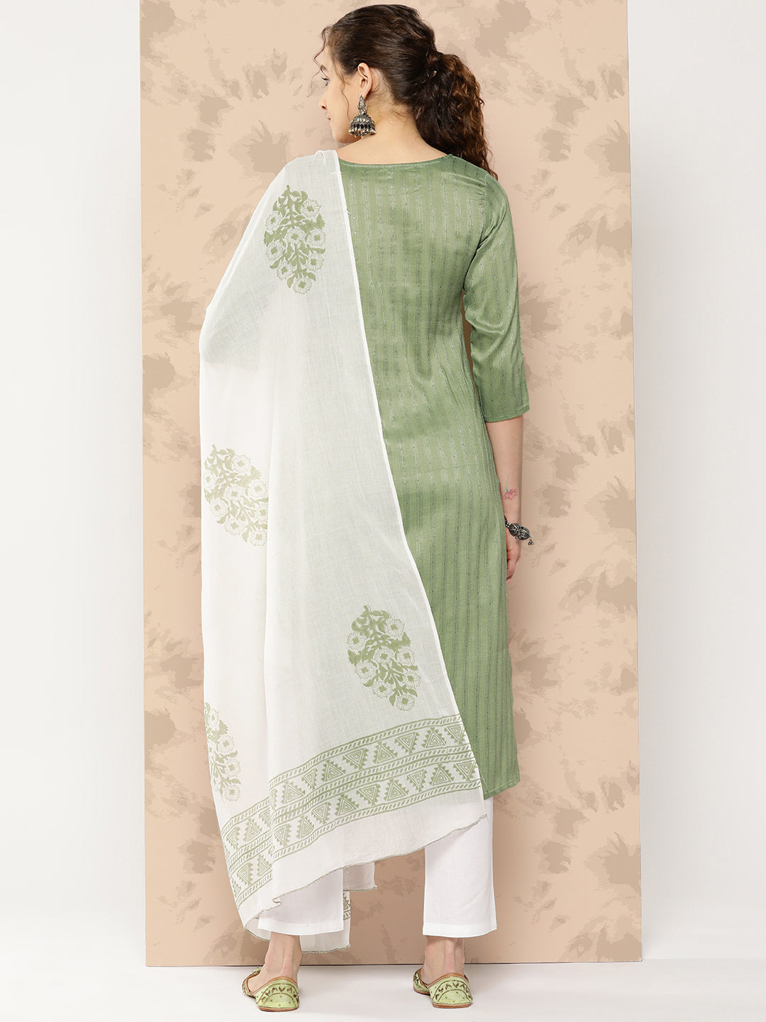 Women's Green Floral Straight Kurta Trouser And Dupatta Set
