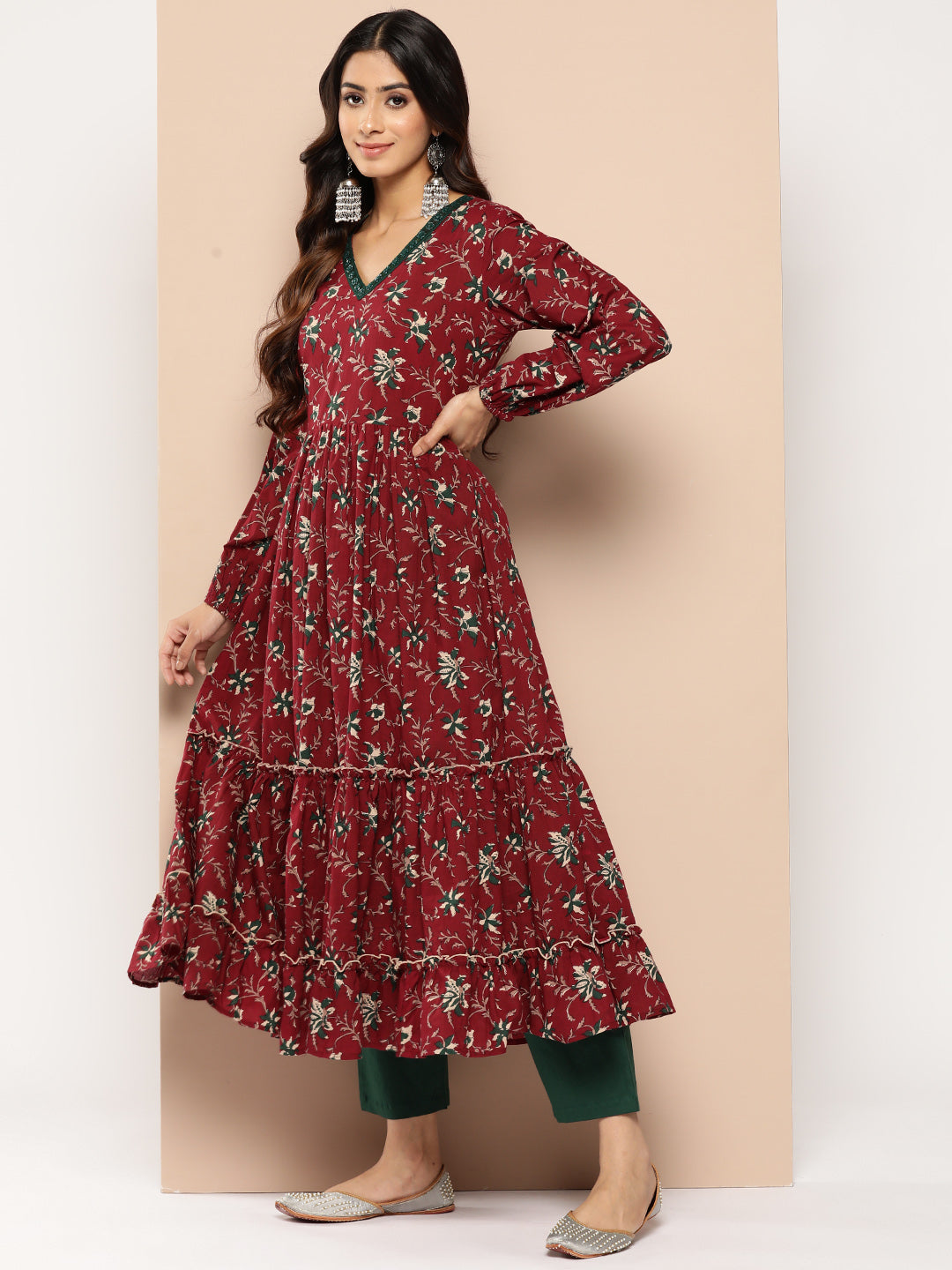 Women's Maoon Floral Fit And Flare Kurta Trouser And Dupatta Set