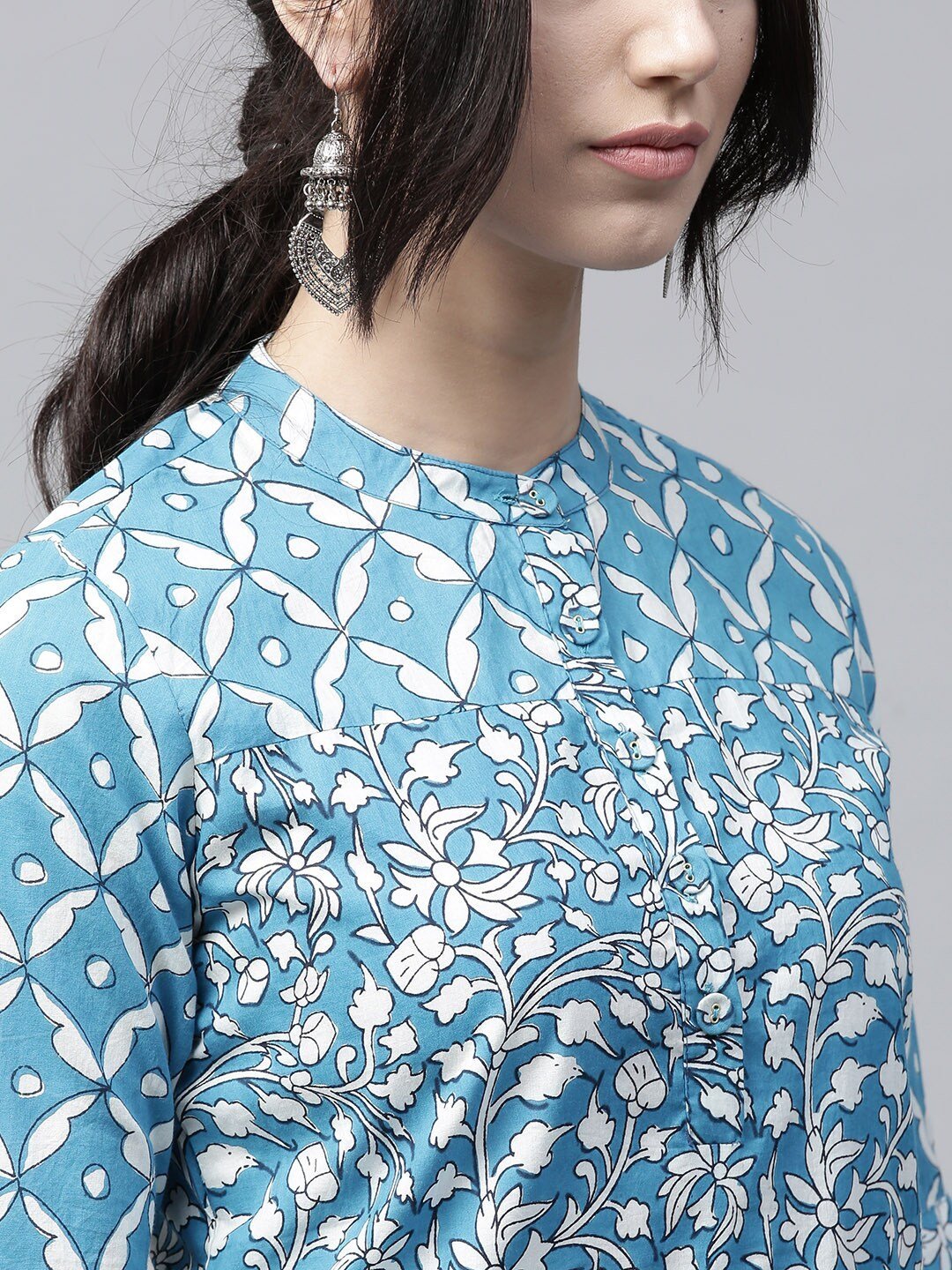 Women's  Blue & White Printed Straight Kurta