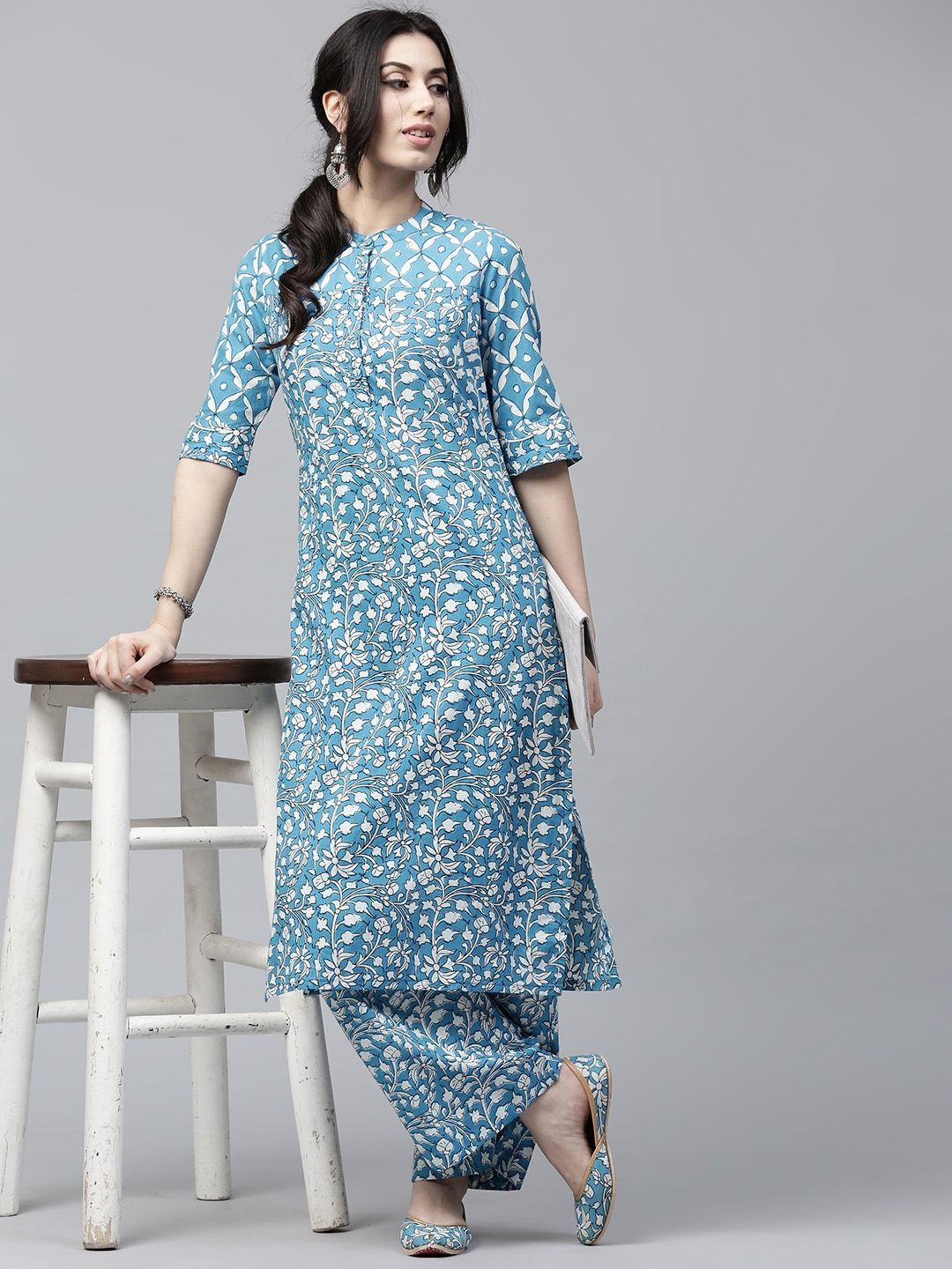 Women's  Blue & White Printed Straight Kurta
