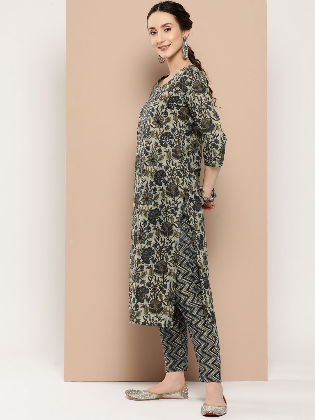 Women's Blue Floral Straight Kurta Trouser Set