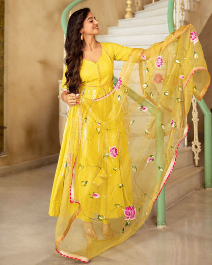 Women's Dhanyasri Handpainted Suit Set