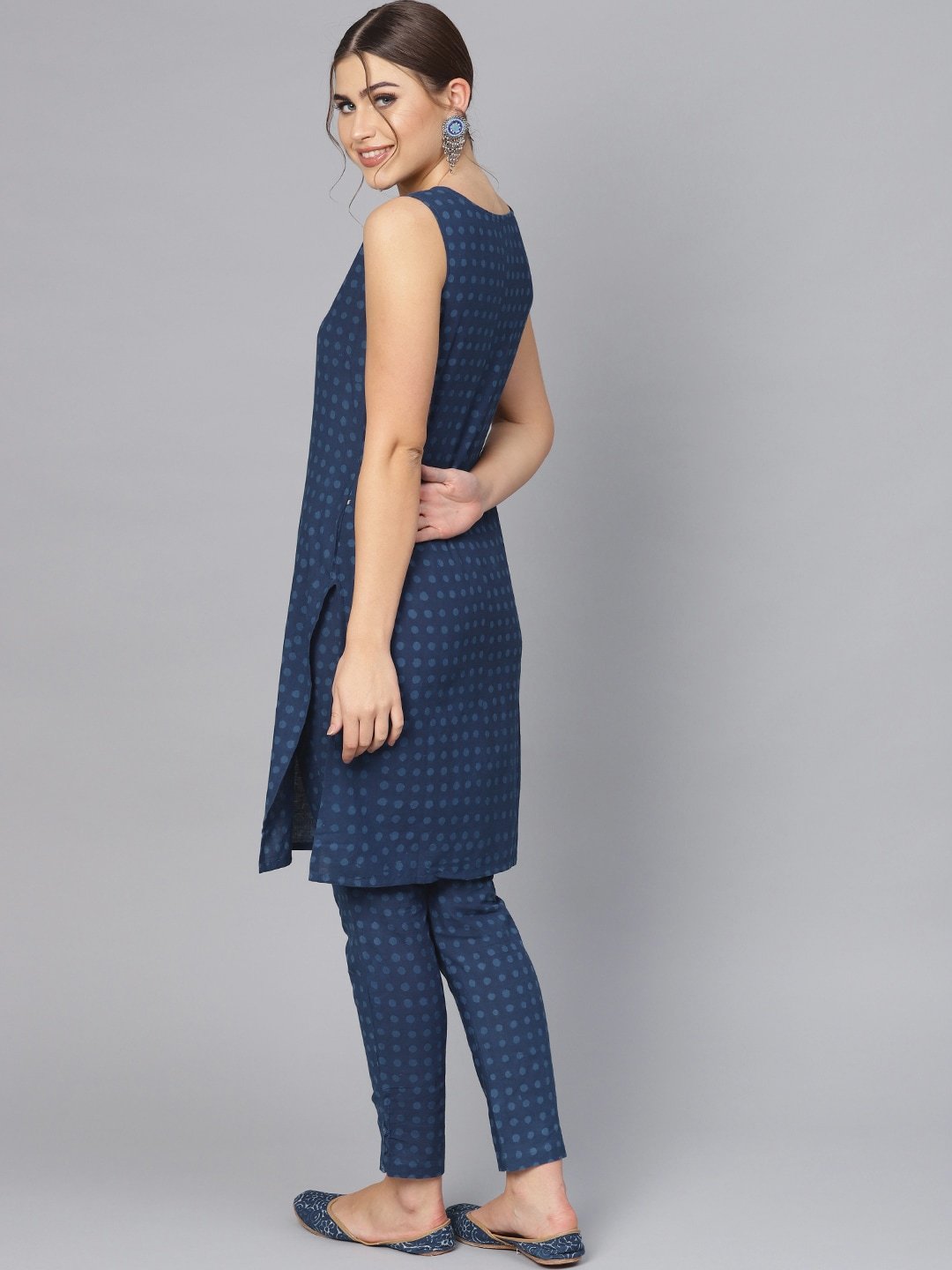 Women's  Navy Blue Printed Kurta with Trousers