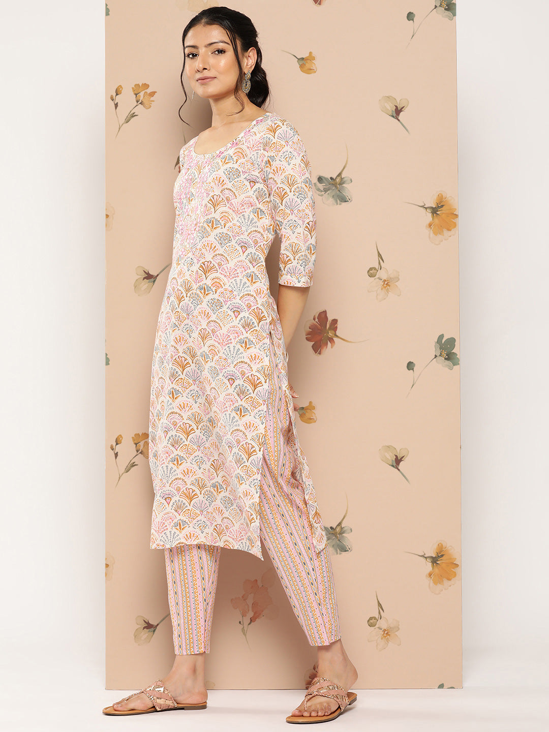 Women's Peach And White Floral Straight Kurta Trouser And Dupatta Set