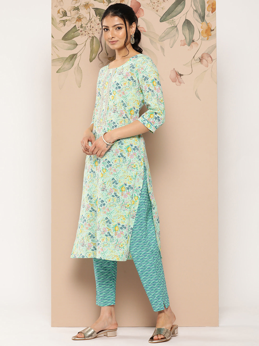 Women's Multicolor Floral Straight Kurta Trouser And Dupatta Set