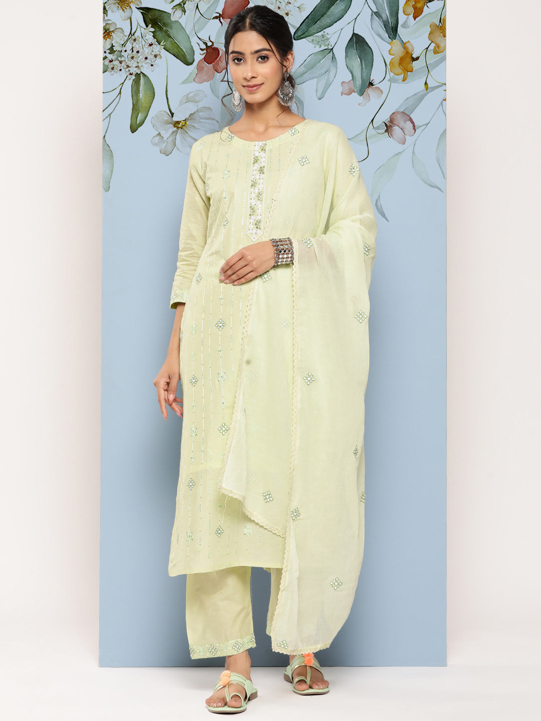 Women's Green Solid Straight Kurta Trouser And Dupatta Set