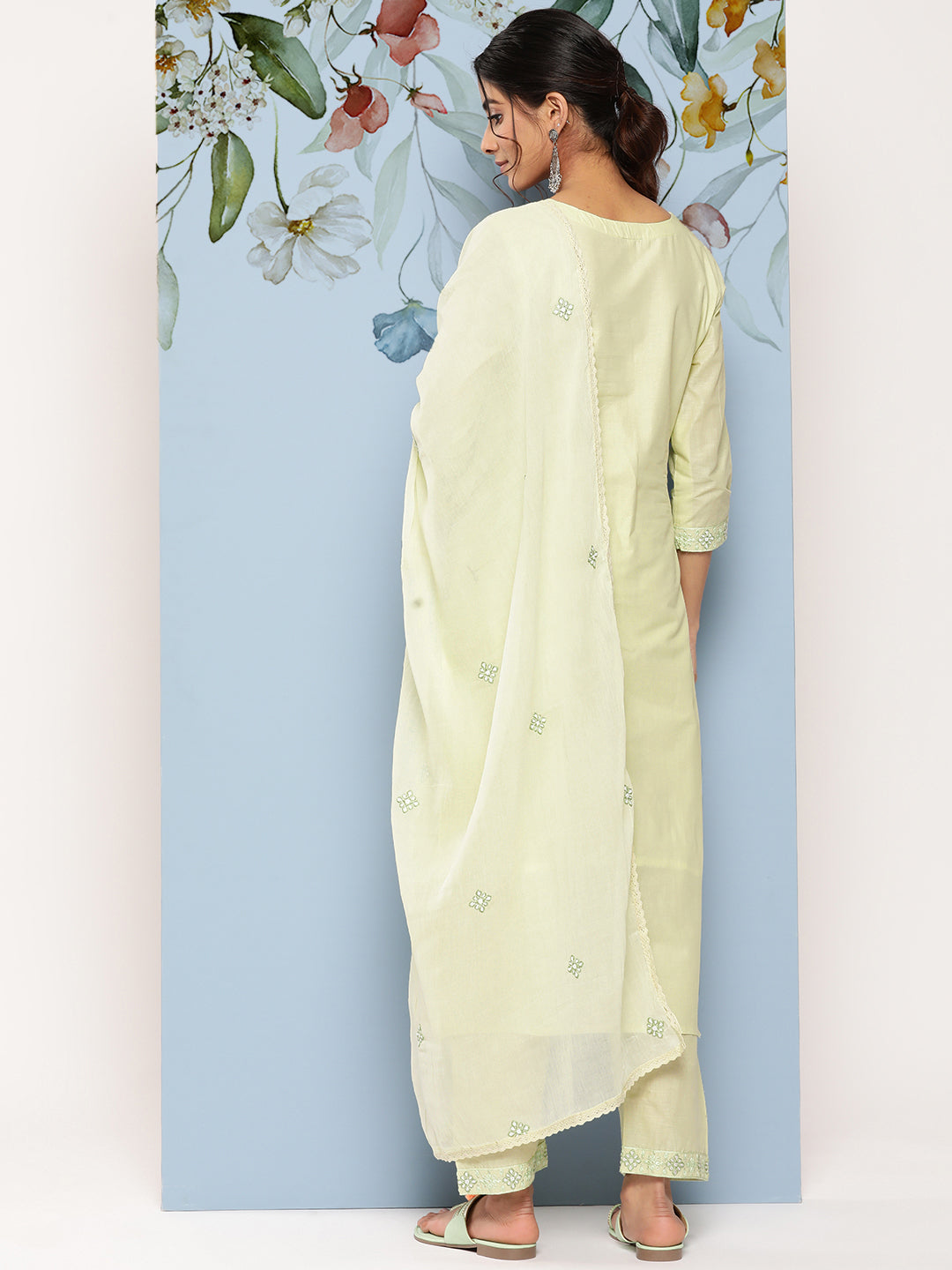 Women's Green Solid Straight Kurta Trouser And Dupatta Set