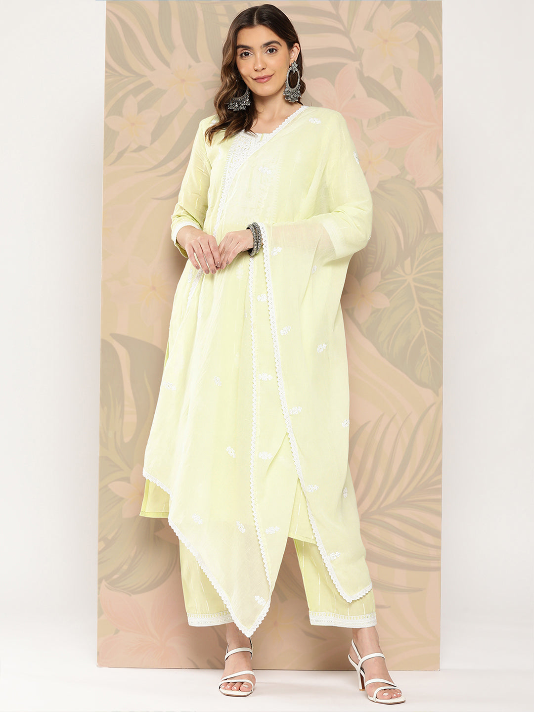 Women's Green Solid Straight Kurta Trouser And Dupatta Set