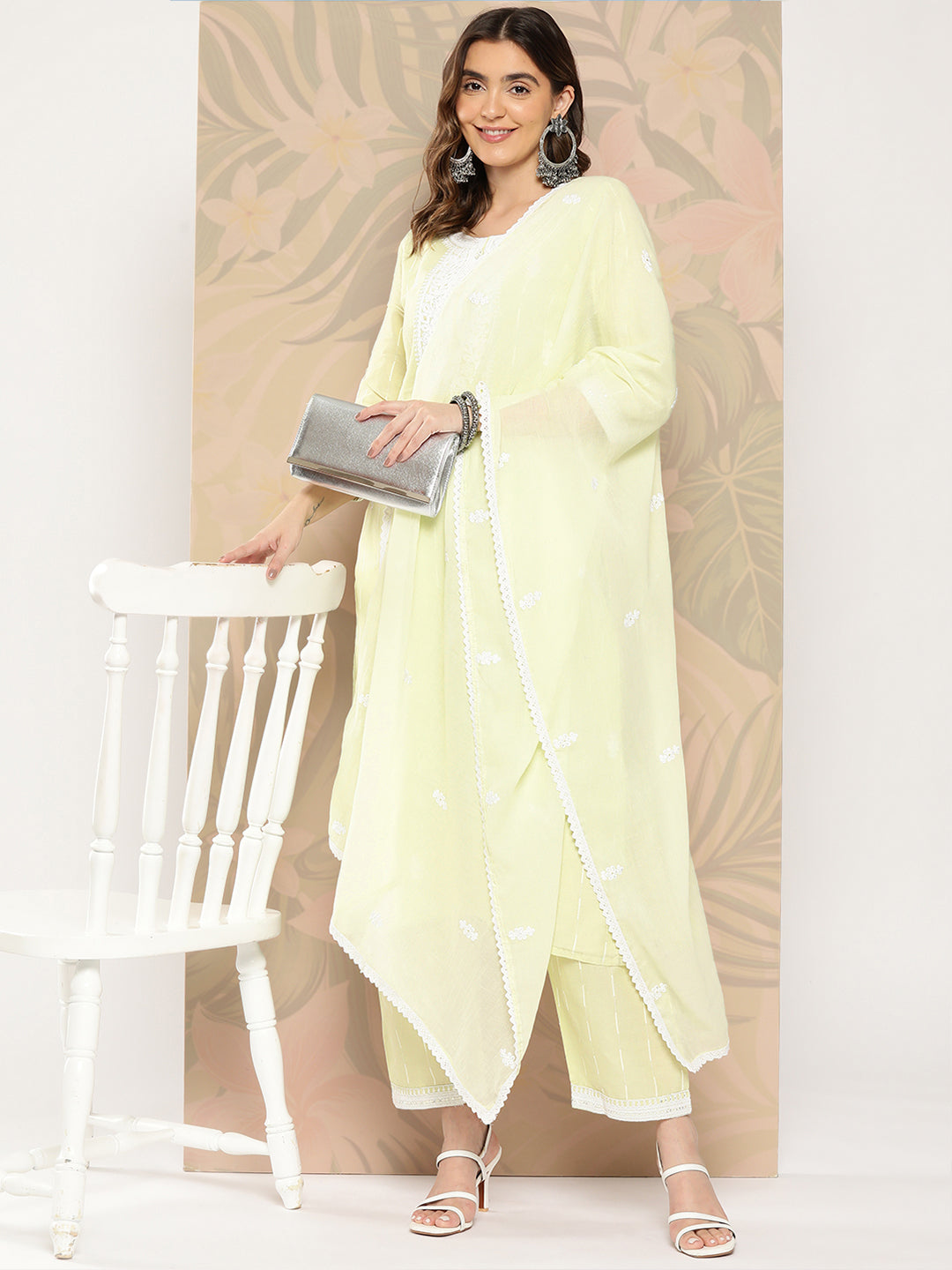 Women's Green Solid Straight Kurta Trouser And Dupatta Set