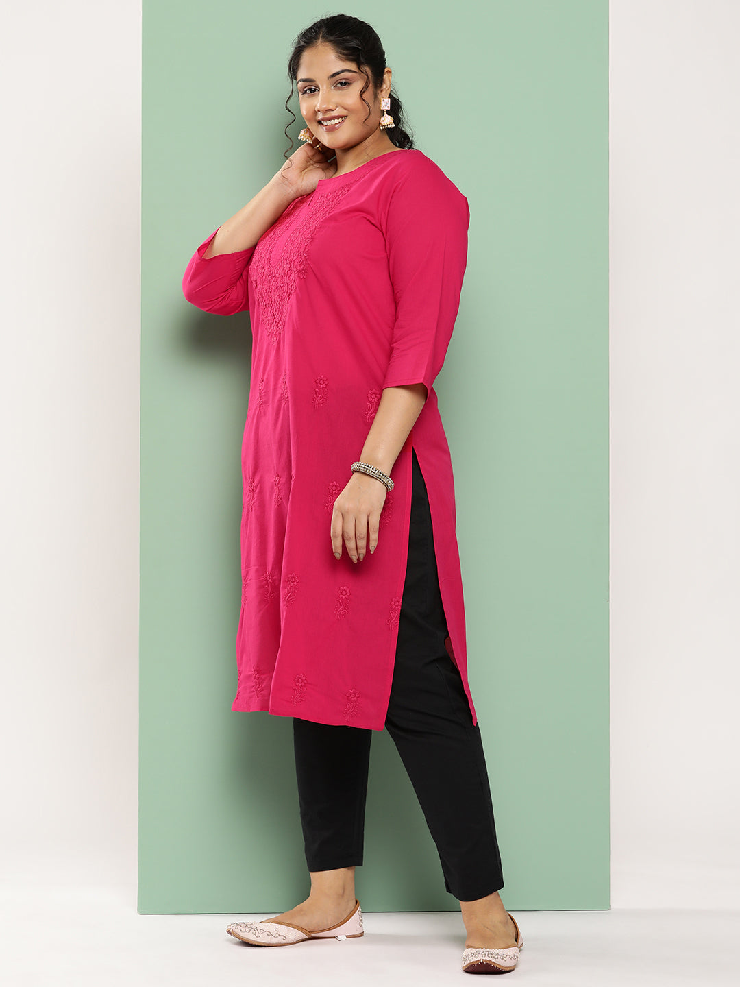 Women's Pink Floral Straight Kurta